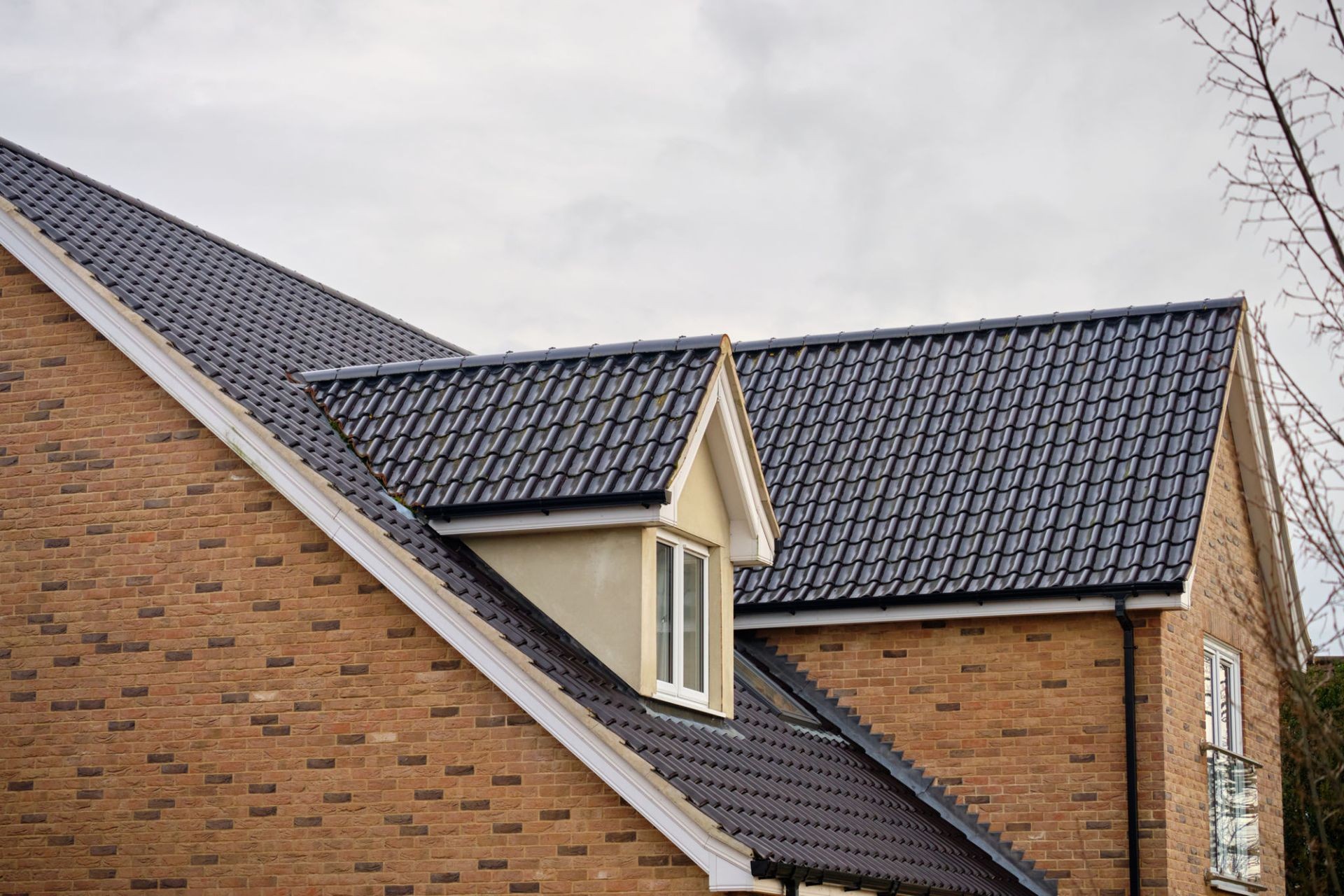 Completed high-quality roof replacement in Tampa, showcasing a durable and energy-efficient new roof installation